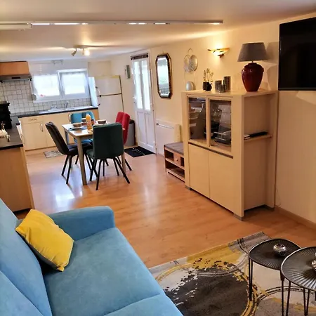 Des Secs Pres Apartment